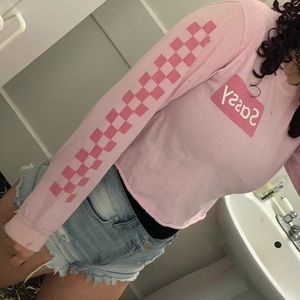 Rue21 pink checkered sassy long sleeve crop top